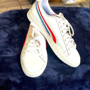 Kids size 6 Puma Clyde sneakers worn once